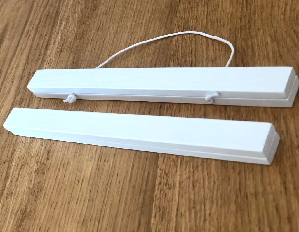 A4 White wood poster hanger
